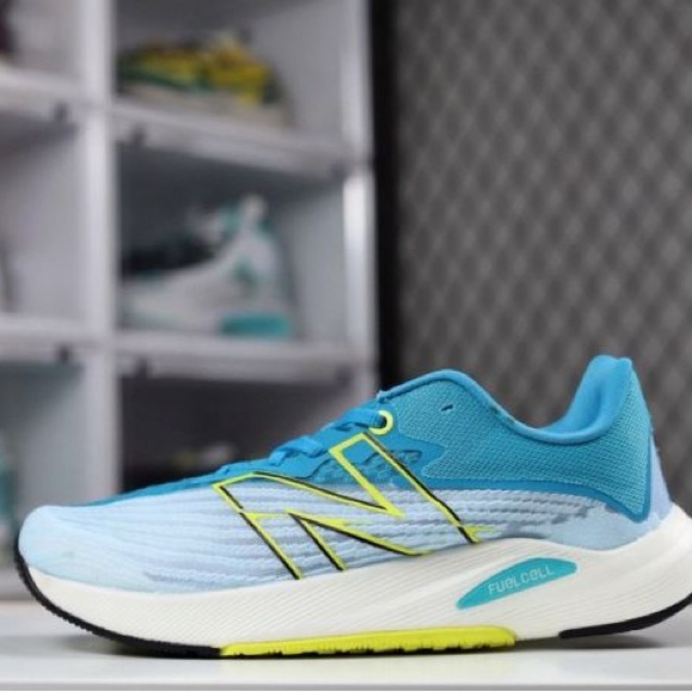 New Balance FuelCell Women’s Size 8 Running Shoe, Light Blue and Neon Yellow